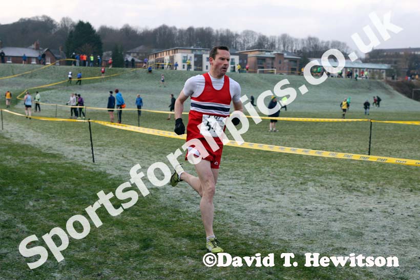 NSP 1st leg in vets Durham Cathedral Relays. Photo: David T. Hewitson/Sports for All Pics